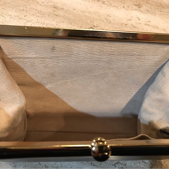 Womens Vintage Leather Bag - Picture 3 of 8